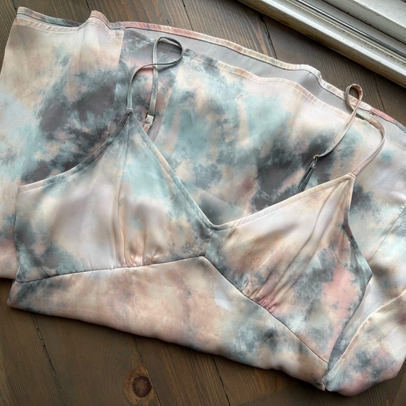 Saltwater Luxe Sharice Midi Dress - Picture 2 of 5